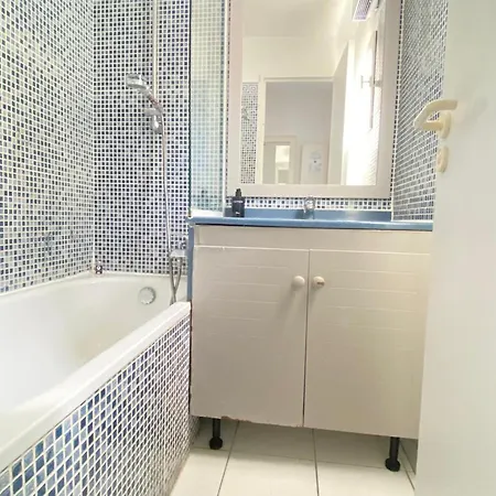 Appartement T2 Climatise Avec Piscine Et Parking Securise - Fr-1-504-684 Saint-Raphaël